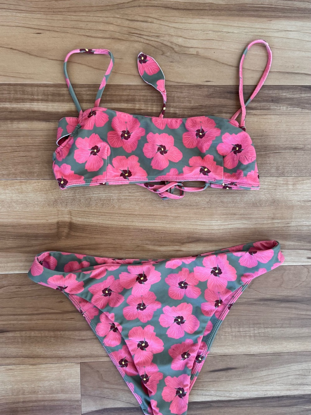 Benoa Hau set